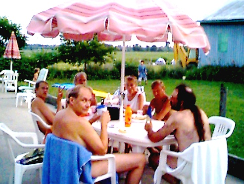 bbq8.jpg (108619 bytes)